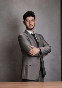 Dr. Raphael Moura